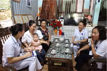 Truyền thông về "Làm mẹ an toàn" và "Nuôi con bằng sữa mẹ" ở Hoà Bình