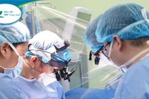 Bác sĩ phối hợp liên tuyến cứu cháu bé rơi vào "cửa tử" vì tai nạn giao thông