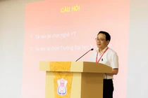 GS.TS. Tạ Thành Văn - Hiệu trưởng Trường Đại học Y Hà Nội 