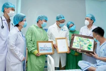 Người được ghép tim ở BV Đại học Y Dược TP.HCM ra viện: BV tặng 200 triệu đồng và món quà đặc biệt