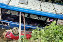 Bộ Y tế yêu cầu BV Việt Đức và BV Bạch Mai hỗ trợ cấp cứu các nạn nhân vụ sạt lở ở Hà Giang