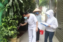 Kiểm tra công tác phòng, chống sốt xuất huyết ở Hà Nội (ảnh: Thu Trang)