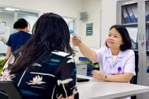 Mưa bão dồn dập, bác sĩ cảnh báo nguy cơ “dịch chồng dịch”