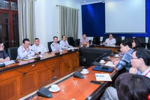 Ban Chỉ đạo phòng, chống dịch COVID-19 Trường Đại học Y Hà Nội họp đột xuất dưới sự chủ trì của GS. Tạ Thành Văn - Hiệu trưởng của Trường