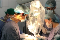 Bài học 'vàng' từ ca phẫu thuật nối ngón tay đứt rời tưởng như không thể hồi sinh