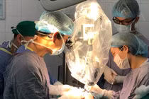 Bài học 'vàng' từ ca phẫu thuật nối ngón tay đứt rời tưởng như không thể hồi sinh