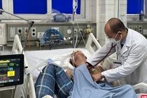 Bệnh nhân cúm nhập viện gia tăng, nhiều người phải thở máy