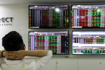 Chứng khoán lại 'tắc' đường