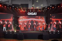 Yeah1 lộ diện 'đứa con bán lẻ 4.0' – Giga1