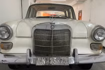 Phương tiện, khí tài chính quyền Sài Gòn lưu giữ tại Dinh Độc Lập