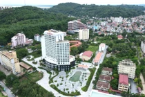 Tòa khách sạn 18 tầng xây dựng không phép