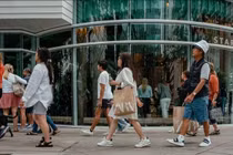 Lợi suất cao được cung cấp bởi các tổ chức tài chính mang lại lợi ích cho nhiều người tiêu dùng Mỹ (Ảnh: Bloomberg)