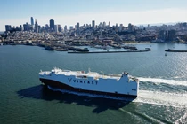 Vingroup hứa tặng quà tương đương 30 cổ phiếu VFS cho thành viên cộng đồng VinFast 