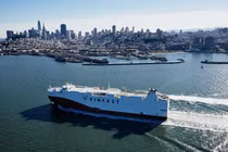 Vingroup hứa tặng quà tương đương 30 cổ phiếu VFS cho thành viên cộng đồng VinFast 