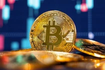 Đón loạt 'tin vui', Bitcoin vượt mốc 30.000 USD (Ảnh: CNBC)