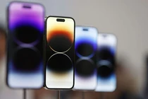 Ngoài thị trường smartphone mới, Apple cũng hưởng lợi từ thị trường smartphone đã qua sử dụng (Ảnh: WSJ)