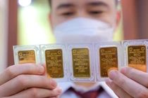 ACB là nhà băng đầu tiên công bố ra mắt thương hiệu vàng miếng riêng. Ảnh: BA