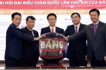 Phó Thủ tướng Vũ Đức Đam, lãnh đạo TTXVN và một số bộ ngành thực hiện nghi thức khai trương Trang thông tin daihoidang.vn.