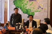 Phó Thủ tướng Chính phủ Trịnh Đình Dũng tại Ban Chỉ đạo tiền phương. Ảnh: Hồ Xuân Mai.