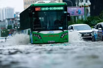 Miền Bắc mưa to và dông, có nơi trên 350 mm