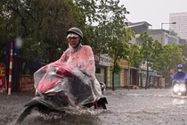 Không khí lạnh áp sát, từ đêm nay miền Bắc mưa giông mạnh