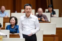 Bộ trưởng Nguyễn Mạnh Hùng phát biểu trước Quốc hội sáng 5/6