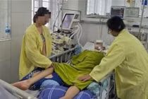 PGS.TS. Đồng Văn Hệ: "Nam sinh lớp 8 bị đánh ở Lệ Mật không bị chết não"