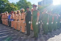 Lực lượng CSGT Công an TP Đà Nẵng ra quân đợt cao điểm đảm bảo an toàn giao thông và trật tự đô thị cùng với mô hình "CSGT phụ trách địa bàn cấp xã phường".