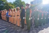 Lực lượng CSGT Công an TP Đà Nẵng ra quân đợt cao điểm đảm bảo an toàn giao thông và trật tự đô thị cùng với mô hình "CSGT phụ trách địa bàn cấp xã phường".