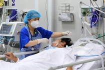 Bệnh nhân lãnh đủ vì nhiều bệnh viện thiếu thuốc, vật tư y tế