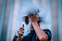 Bộ Y tế: "Phải cấm vì chứa nicotine, ảnh hưởng chất lượng giống nòi"