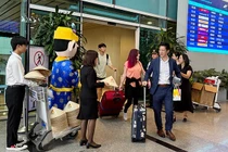 Du khách quốc tế đến Đà Nẵng được chào đón chu đáo ngay tận sân bay