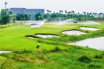 Cận cảnh sân golf không phép “mọc” trên đất công viên khu đô thị Bắc An Khánh