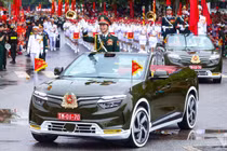 Xe VinFast mui trần dẫn đoàn trong Lễ diễu binh Chào mừng 70 năm chiến thắng lịch sử Điện Biên Phủ