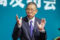 Ông Chung Thiểm Thiểm trở thành người giàu nhất Trung Quốc và giữ vững vị trí trong 4 năm liên tiếp nhờ nước uống thiên nhiên Nongfu Spring (ảnh: SCMP)