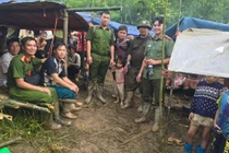 Trưởng thôn kể lý do đưa 115 người lên núi lánh nạn mưa lũ, sạt lở