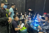 Đột kích quán A PLUS, phát hiện hàng chục "dân chơi" dương tính với ma tuý