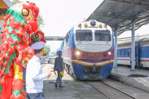 Đoàn tàu “Kết nối di sản miền Trung” Đà Nẵng - Huế đến ga Đà Nẵng