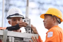 EVN bác tin kêu gọi doanh nghiệp giảm 30% mức sử dụng điện