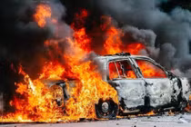 Ô tô cháy, nổ mùa hè: Nguyên nhân và cách phòng tránh đúng cách