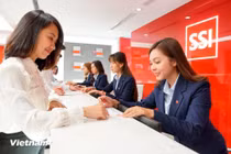 Chứng khoán SSI đã thông qua phương án phát hành 453,3 triệu cổ phiếu để tăng vốn điều lệ từ mức 15.111 tỷ đồng lên gần 19.645 tỷ đồng. Ảnh: Vietnamplus.
