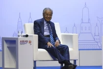 Ông Mahathir Mohamad hôm 2/11 đã bác bỏ đề nghị của ngân hàng Goldman Sachs muốn bồi thường dưới 2 tỷ USD cho việc họ đã gây ra trong vụ án 1MDB.