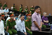 "Lãnh đạo cấp trên" nộp lại 4 thửa đất và 700 triệu đồng nhận từ Chủ tịch Phúc Sơn