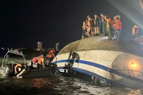 Tạm dừng cấp phép tàu du lịch tại vịnh Hạ Long