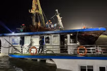 Tàu Vịnh Xanh 58 khi được trục vớt. Ảnh: VGP.