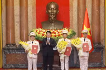 Chủ tịch nước thăng cấp bậc hàm thượng tướng cho 3 thứ trưởng Bộ Công an