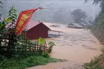 Sẵn sàng máy bay cứu trợ người dân vùng lũ bị cô lập