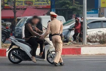 Gần 700 trường hợp vượt đèn đỏ bị phạt qua 2 ngày thực thi Nghị định 168