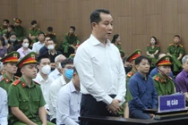 Nhận 5 tỷ đồng và 500.000 USD vì "tình cảm", cựu Phó bí thư tỉnh Vĩnh Phúc khai gì tại tòa?