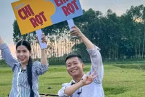 Quang Linh Vlog, Hằng Du Mục bị cơ quan điều tra khởi tố vì tội lừa dối khách hàng.